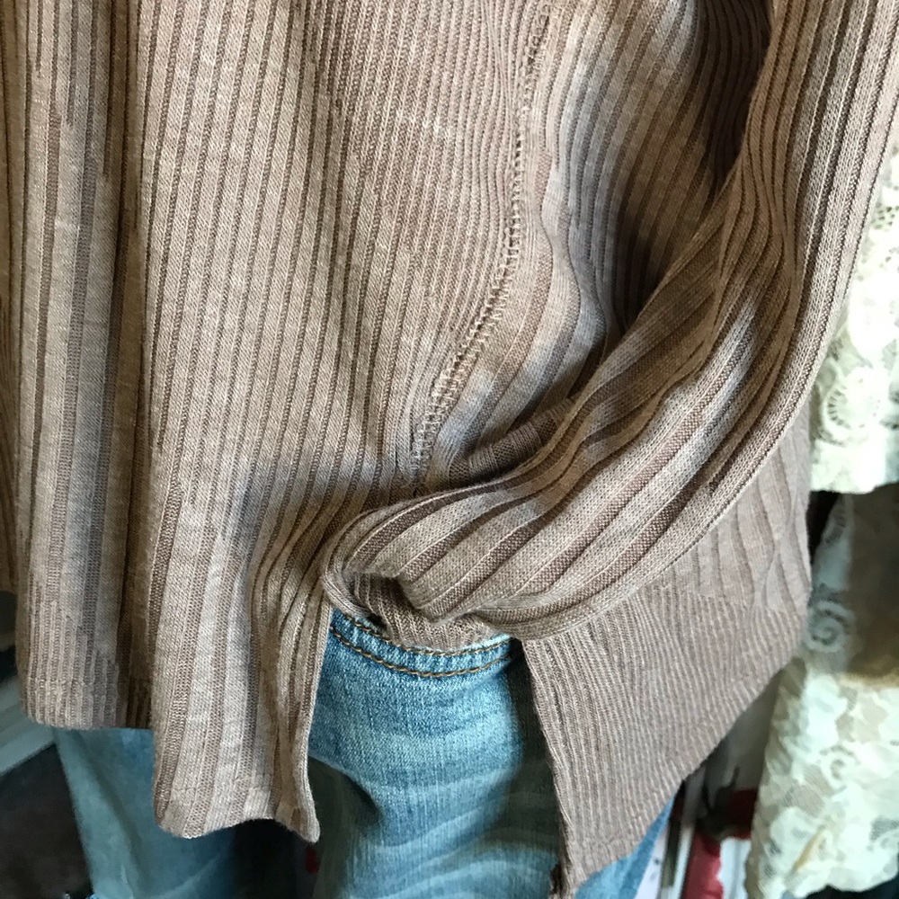 STYLISH Silky finish mocha art patterned sweater - Picture 3 of 6